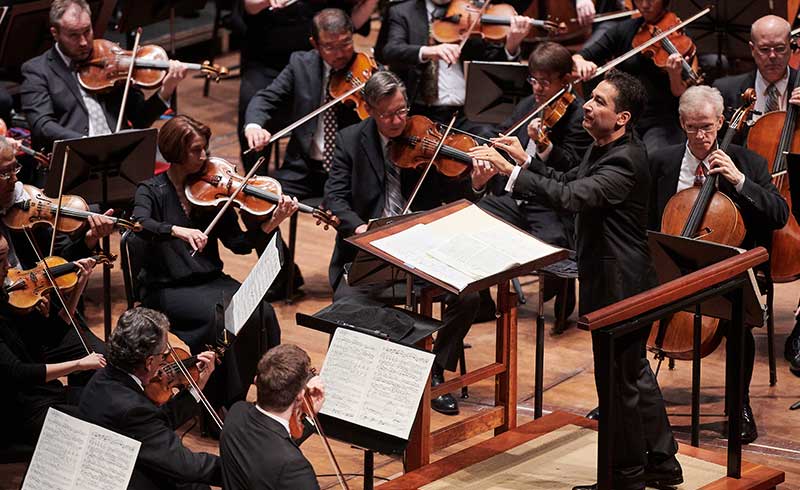 Music Director Andrés Orozco-Estrada conducts Mahler's 