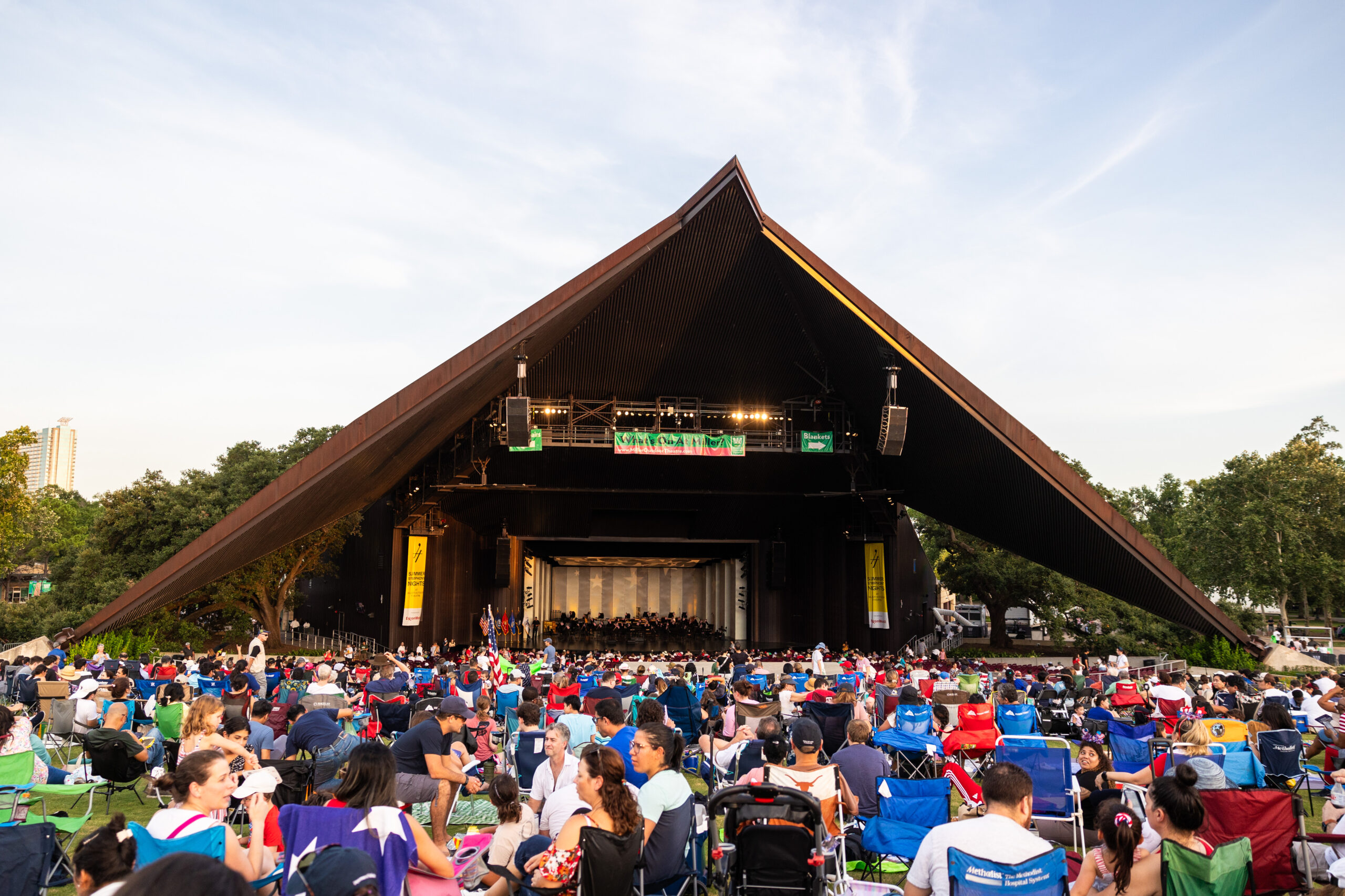 Miller Outdoor Theatre: Elgar’s Cello Concerto & Dvořák’s <em>New World</em> Symphony